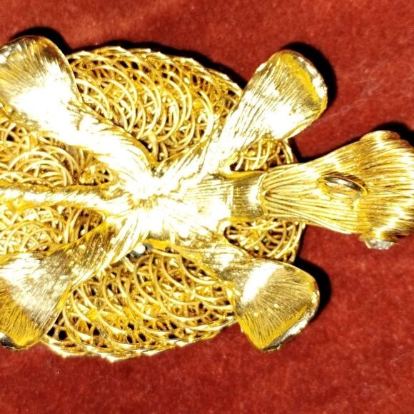 Vintage gold tone Noah's Ark Bracelet & Wire Turtle Pendant - Picture 2 of 6